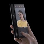 Huawei Mate X selfie